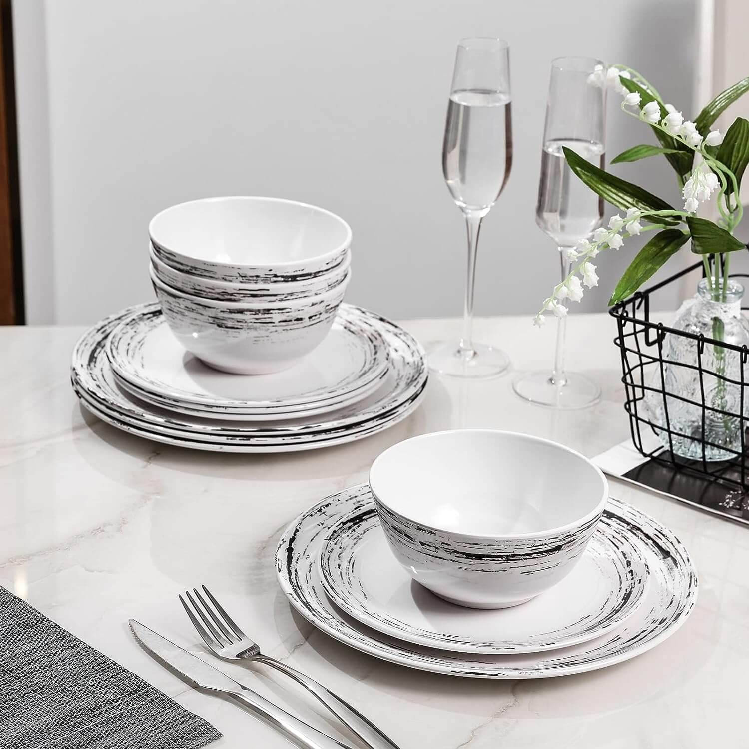 4 Best Corelle Dishes for RV Compact RV to Save Space
