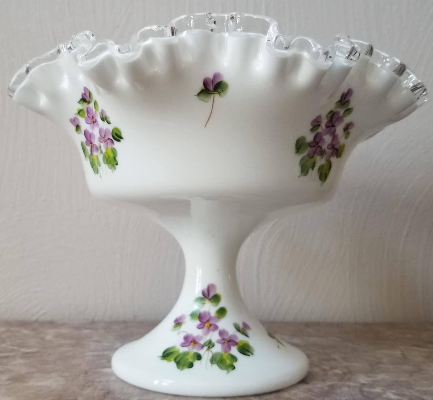 Does Milk Glass Contain Lead? Assessing the Safety Concerns